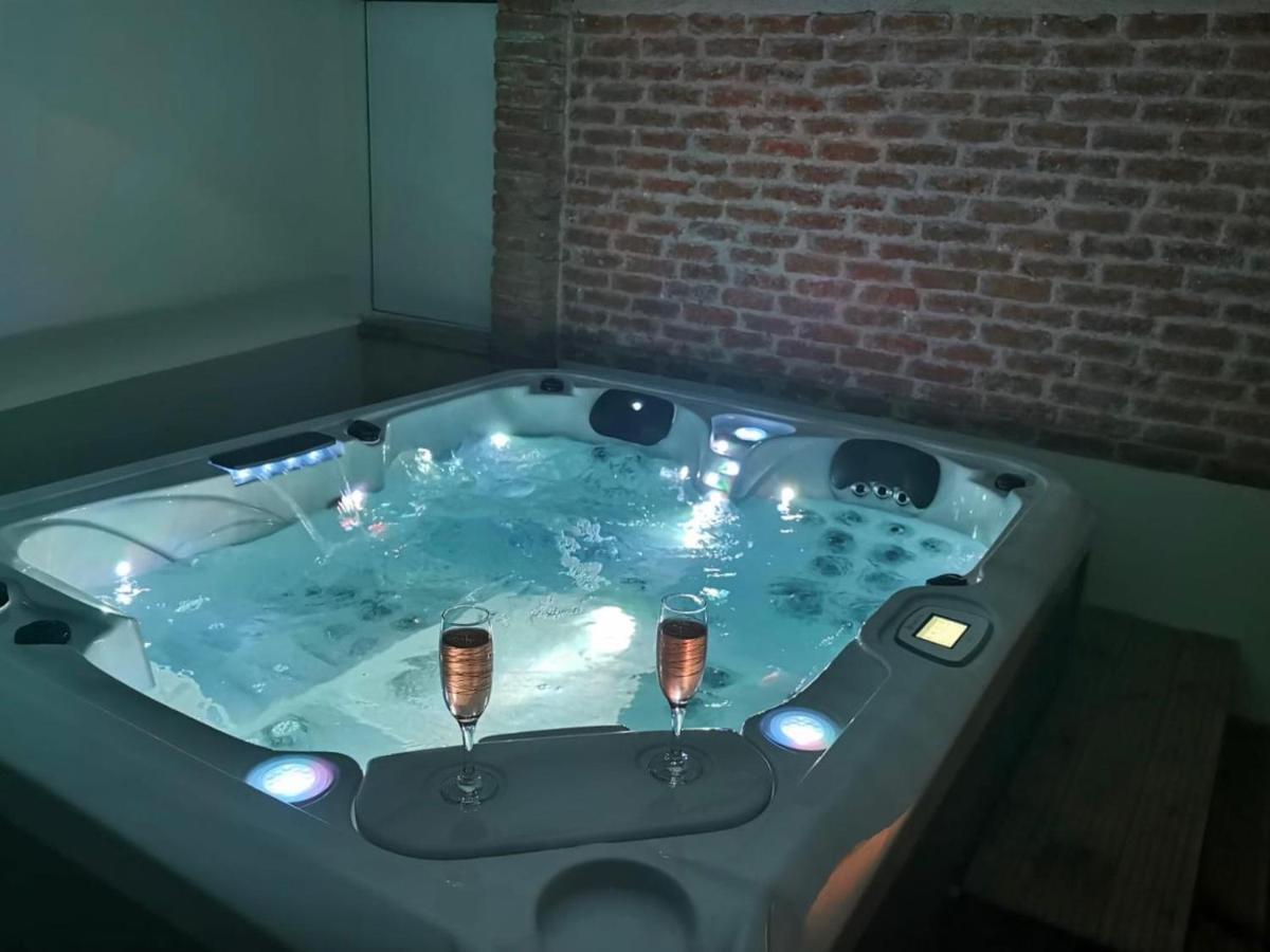 Gite Le Jardin Secret Et Gite Au Temps Suspendu Montpezat  エクステリア 写真