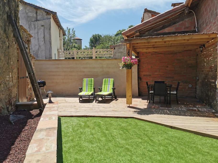 Gite Le Jardin Secret Et Gite Au Temps Suspendu Montpezat  エクステリア 写真