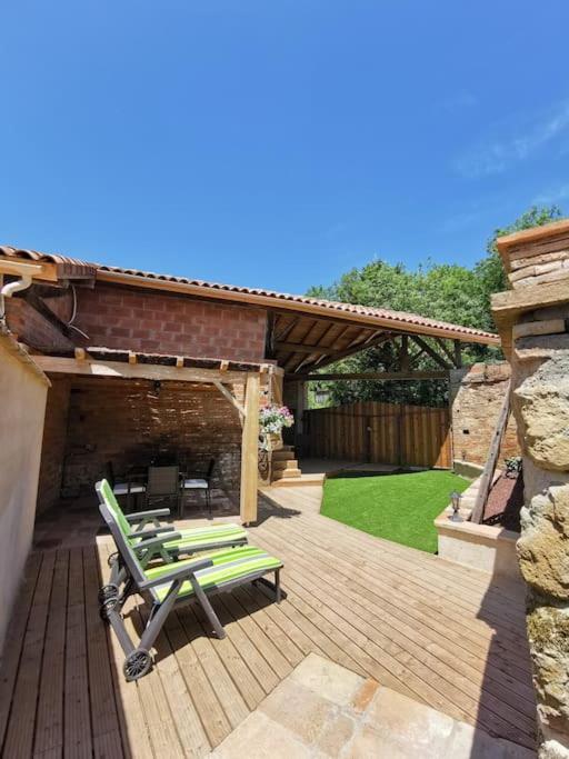 Gite Le Jardin Secret Et Gite Au Temps Suspendu Montpezat  エクステリア 写真